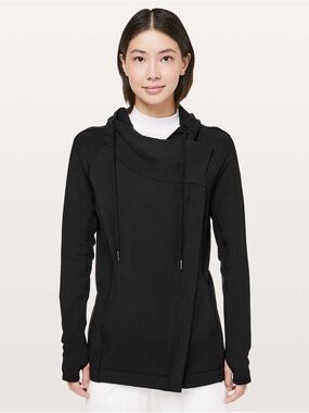 Lululemon Coast Easy Wrap Black Asymmetric Zip Cocoon Jacket